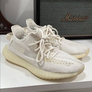 Yeezy Boost 350 V2 in Cream White